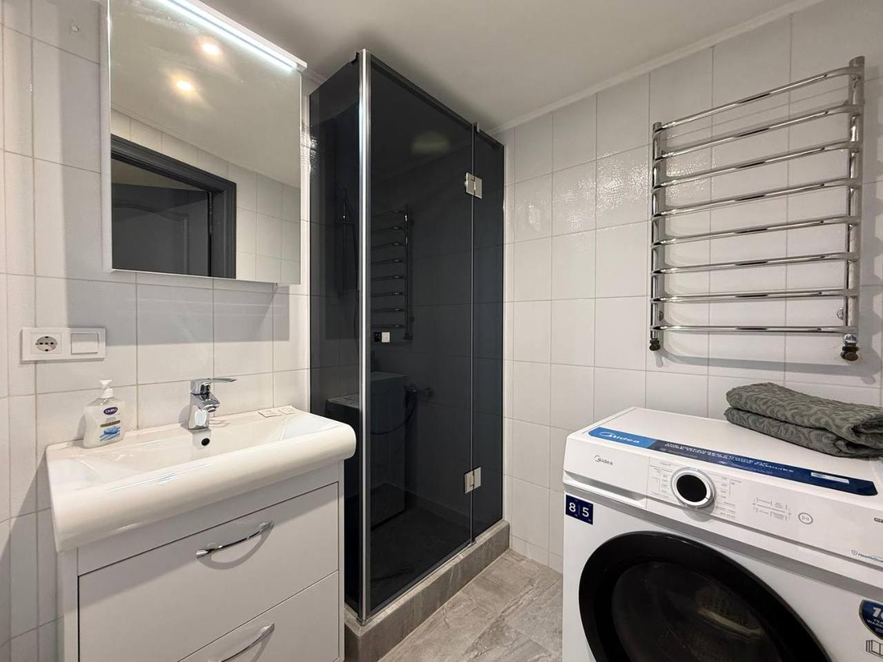 18 Deribasivska Street Jacuzzi Apartment Одесса Экстерьер фото